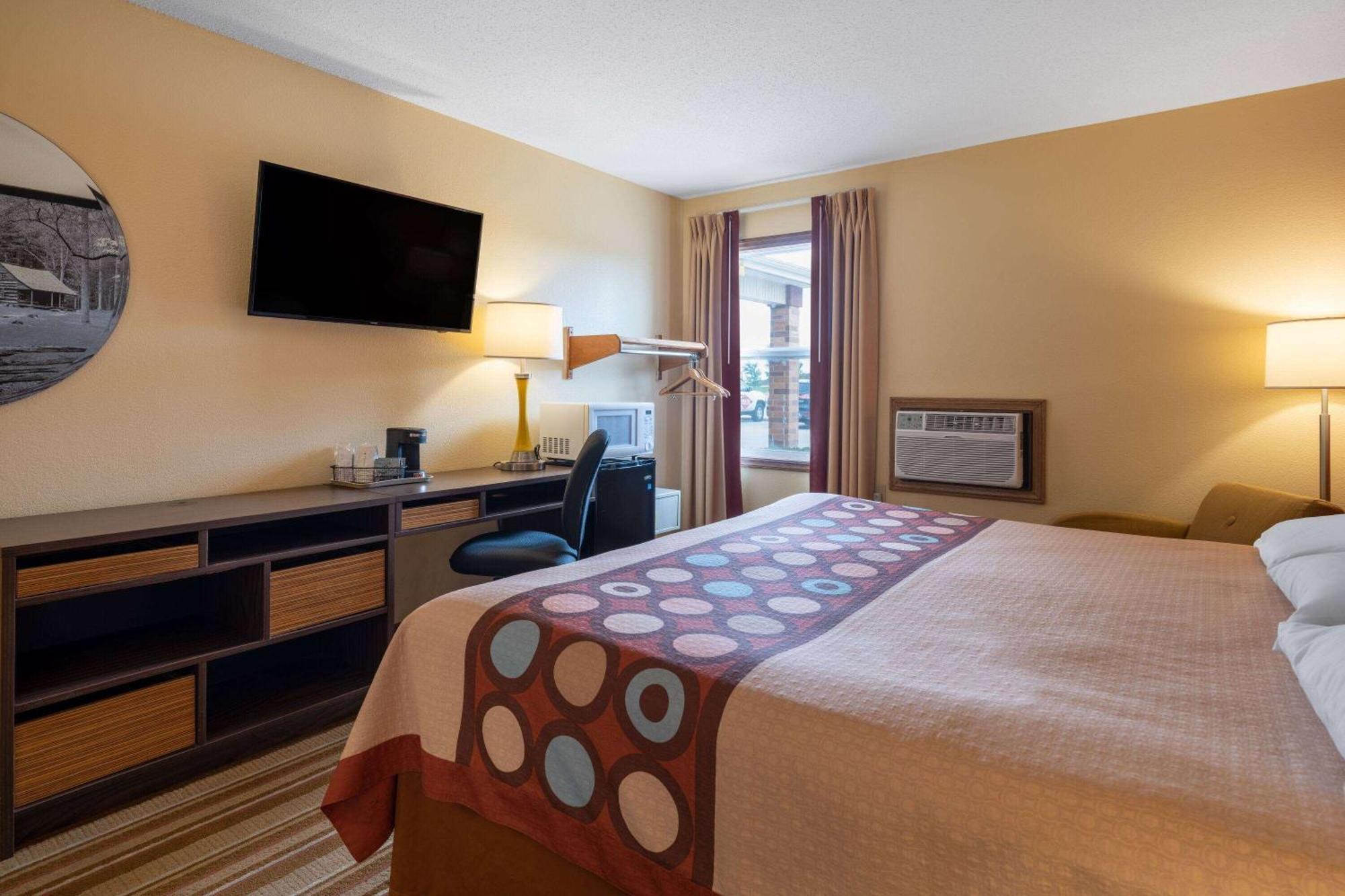 Super 8 By Wyndham Mattoon Hotel Exterior photo